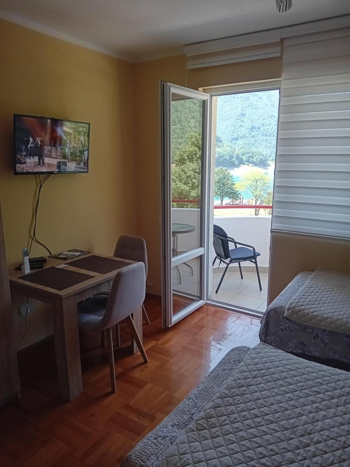 Studio Apartman D&S 普卢日内 外观 照片